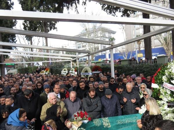 Önce uçak saatini sonra koltuğunu değiştirmiş 7