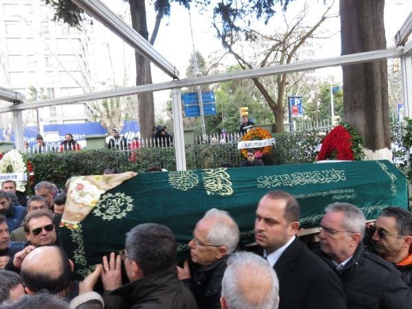 Önce uçak saatini sonra koltuğunu değiştirmiş 13