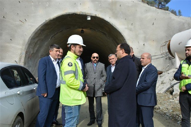 Her gün dağı 2 metre deliyorlar 5