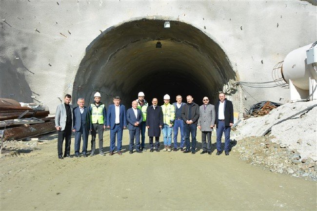 Her gün dağı 2 metre deliyorlar 6