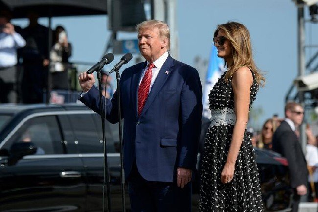 Trump yarışların startını 'canavarla' verdi 8