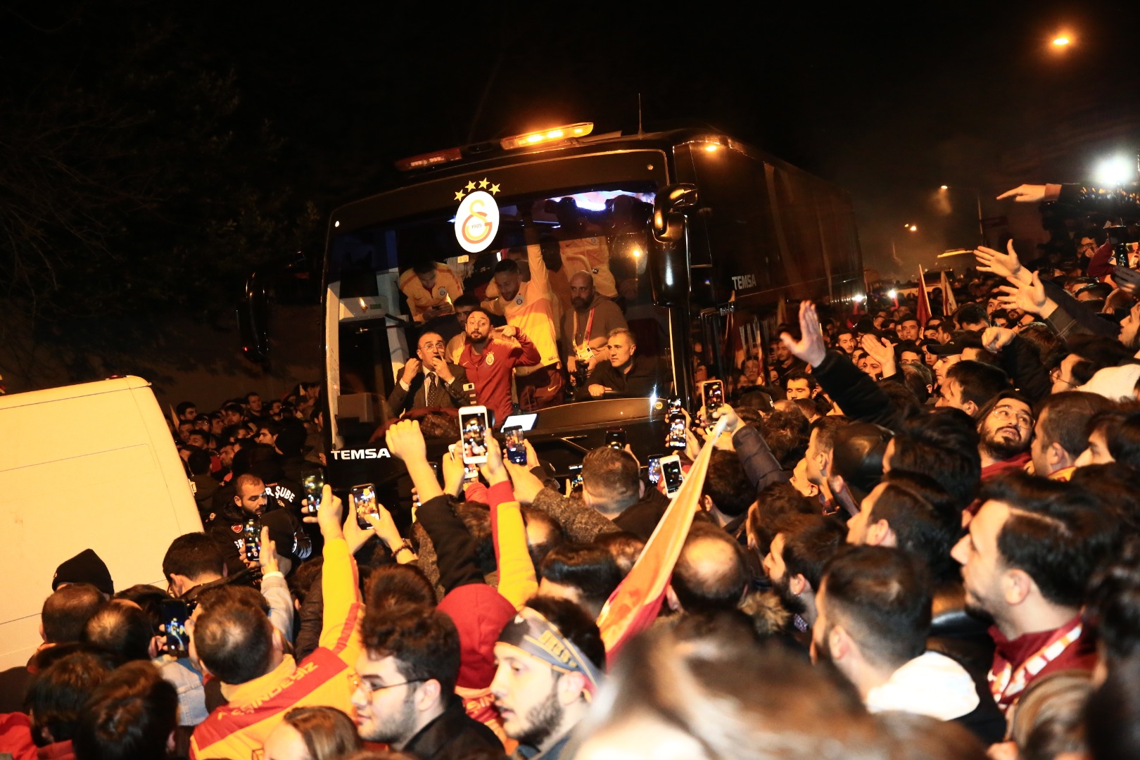 Derbi sonrası Florya'da buyük coşku 7