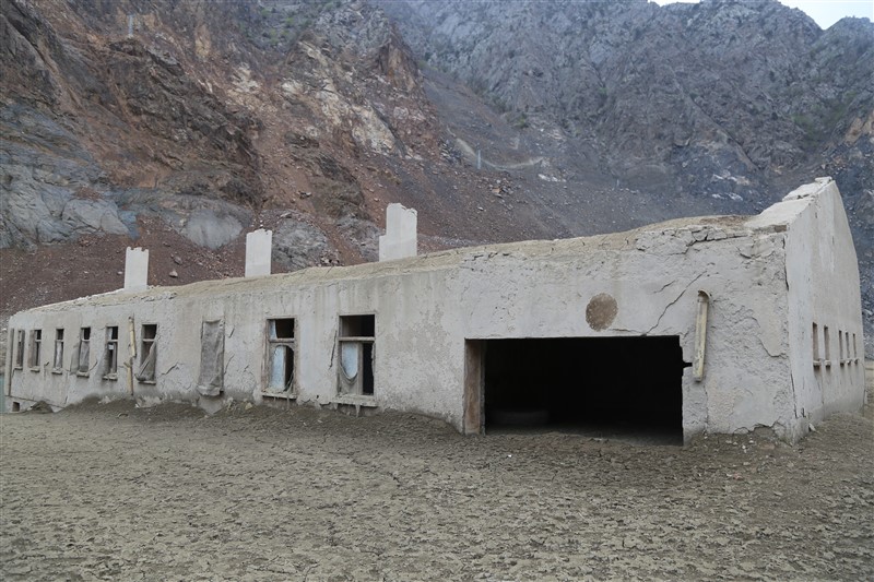 Baraj suyu çekildi, tarihi köy ortaya çıktı 6