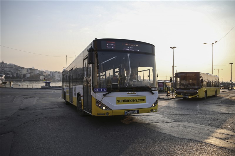 İstanbul böylesini hiç görmedi! İşte sokağa çıkma yasağı sonrası ilk sabah 22