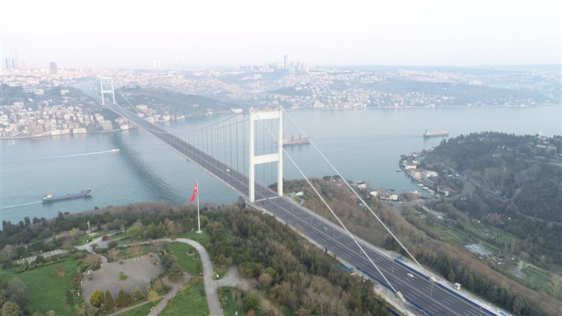 İstanbul böylesini hiç görmedi! İşte sokağa çıkma yasağı sonrası ilk sabah 16