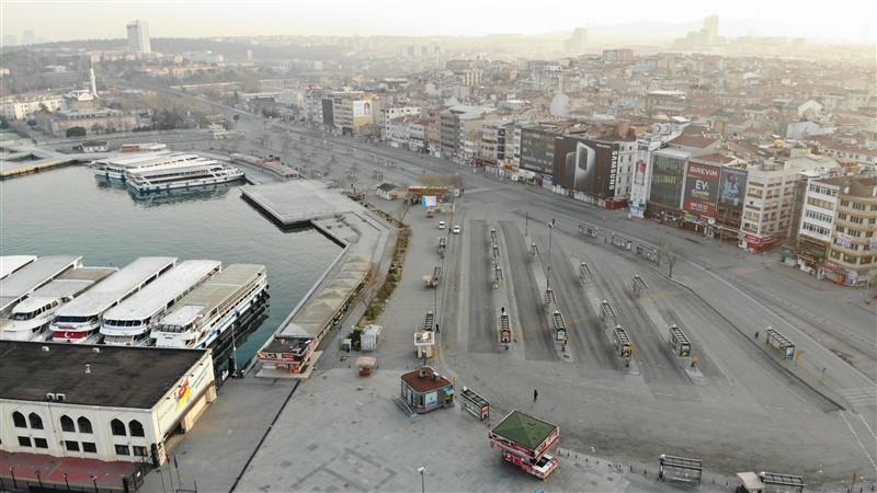 İstanbul böylesini hiç görmedi! İşte sokağa çıkma yasağı sonrası ilk sabah 29