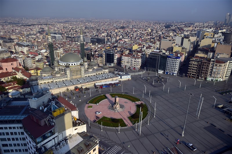 İstanbul böylesini hiç görmedi! İşte sokağa çıkma yasağı sonrası ilk sabah 38