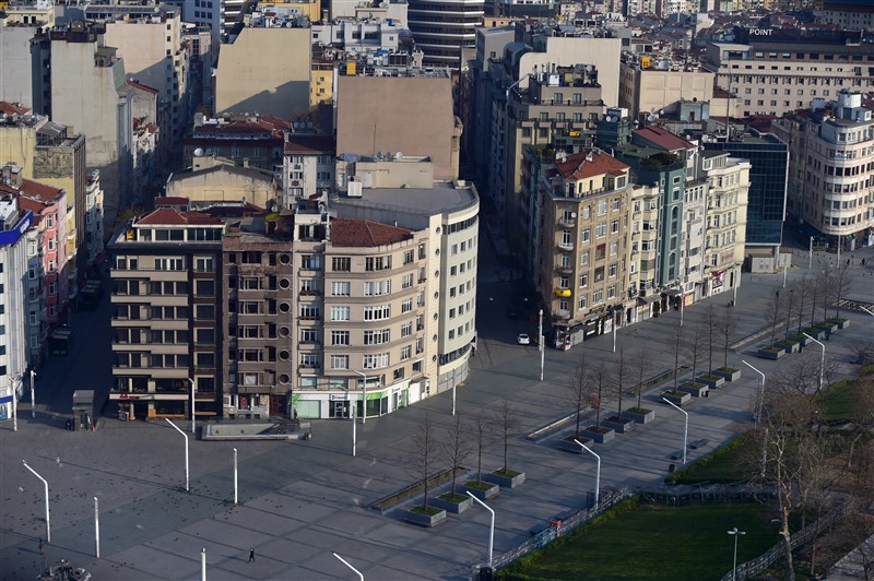 İstanbul böylesini hiç görmedi! İşte sokağa çıkma yasağı sonrası ilk sabah 32