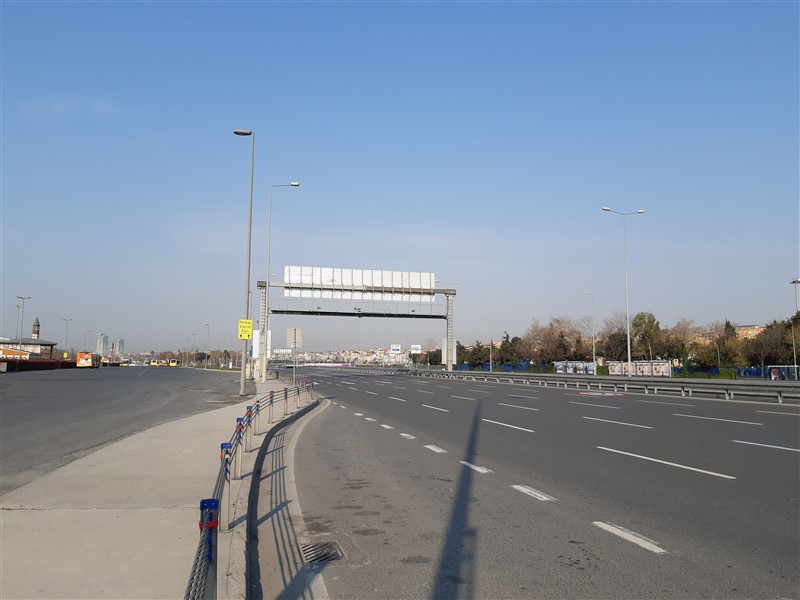 İstanbul böylesini hiç görmedi! İşte sokağa çıkma yasağı sonrası ilk sabah 42