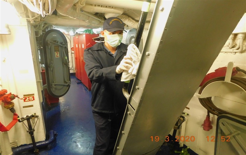 Deniz Kuvvetleri Komutanlığında koronavirüse karşı yoğun önlem 20