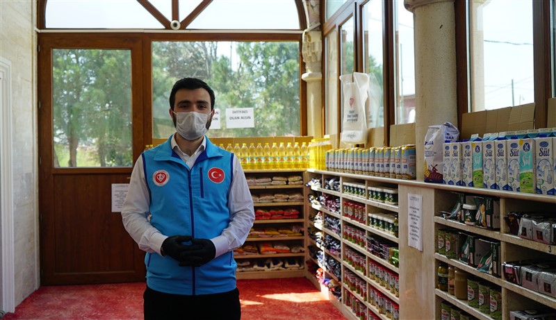 İbadete kapatılan Dedeman Camisinin kapıları ihtiyaç sahiplerine açıldı 5