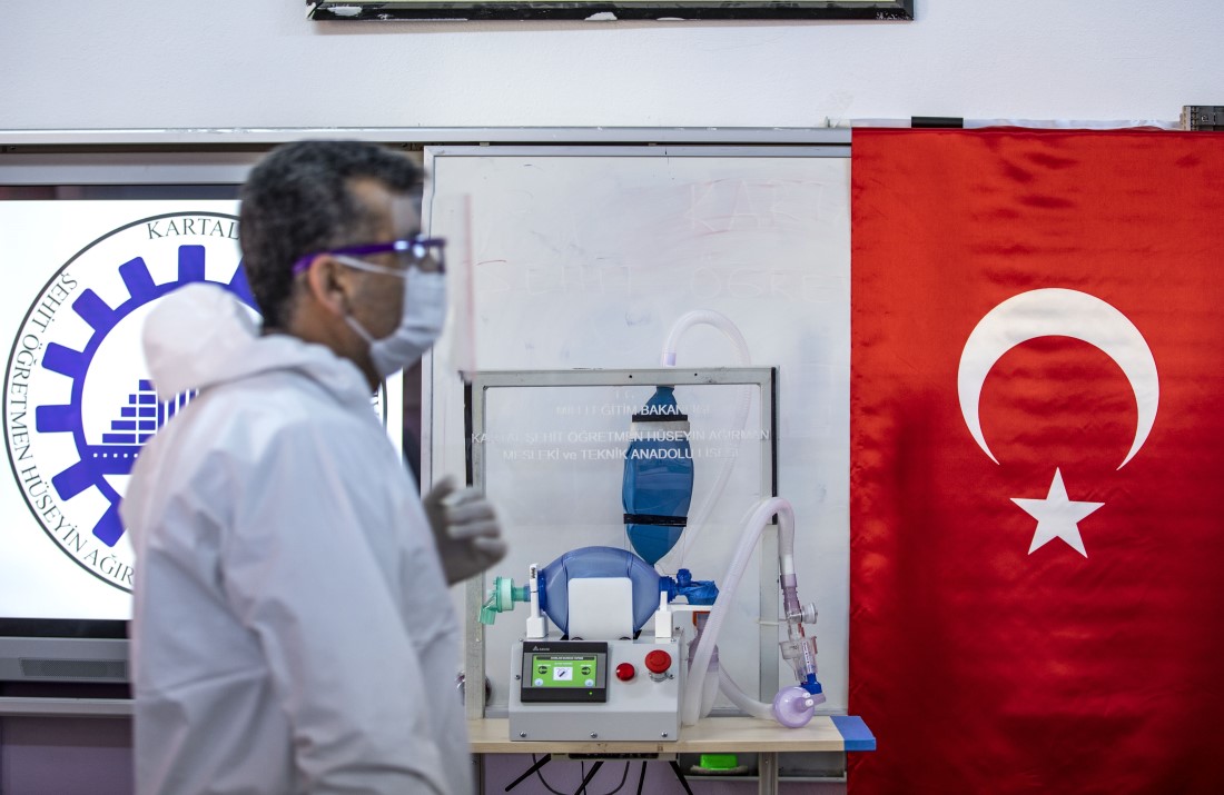 Bu kez İstanbul'da üretildi: MEB'den uzaktan kontrollü solunum cihazı 18