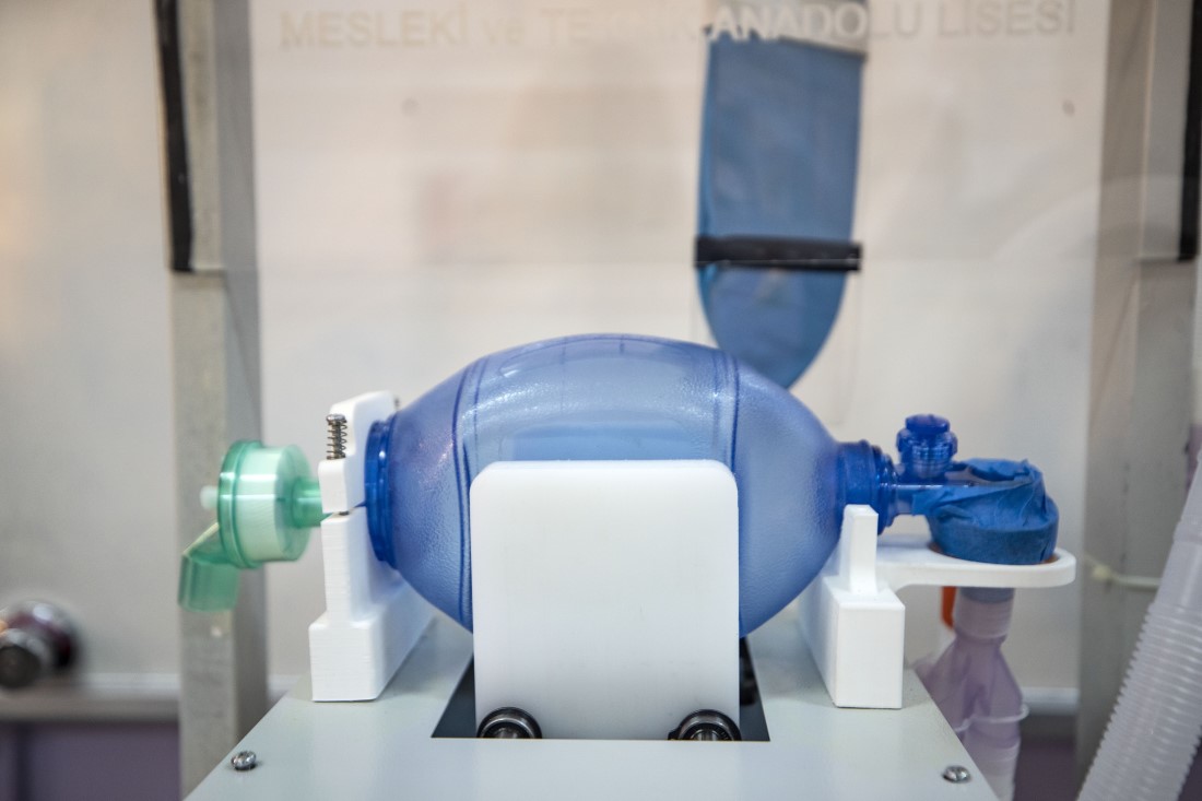 Bu kez İstanbul'da üretildi: MEB'den uzaktan kontrollü solunum cihazı 16