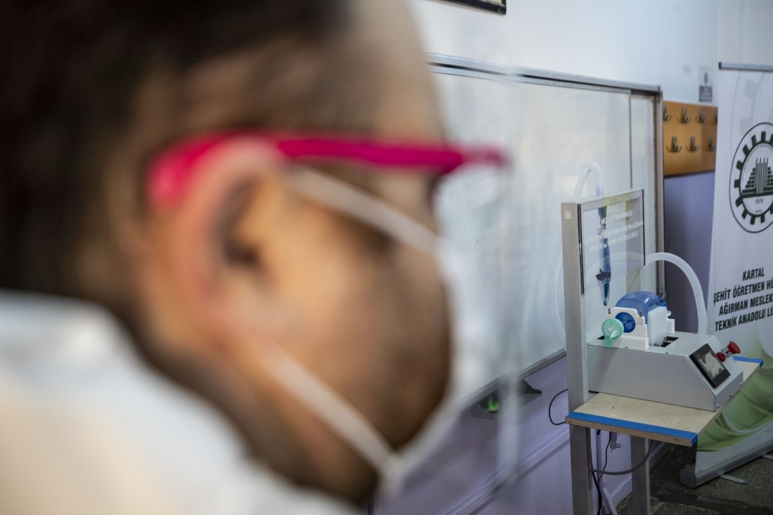 Bu kez İstanbul'da üretildi: MEB'den uzaktan kontrollü solunum cihazı 12