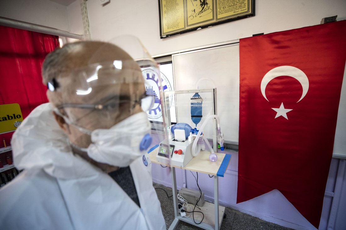 Bu kez İstanbul'da üretildi: MEB'den uzaktan kontrollü solunum cihazı 10