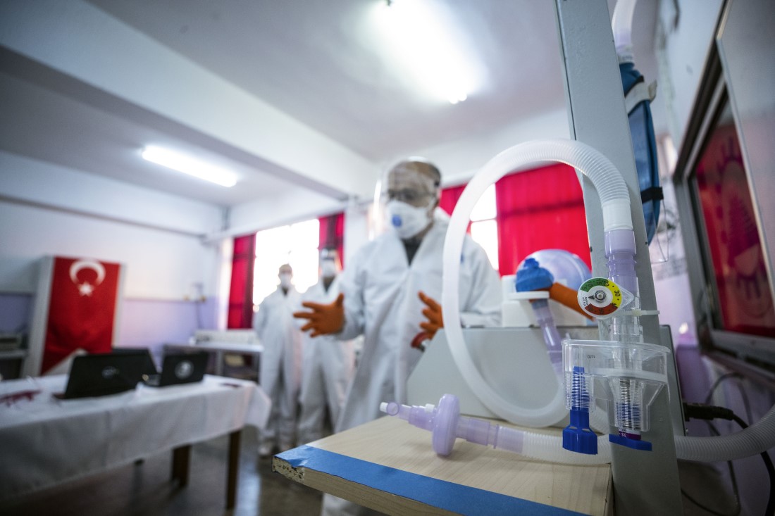 Bu kez İstanbul'da üretildi: MEB'den uzaktan kontrollü solunum cihazı 21