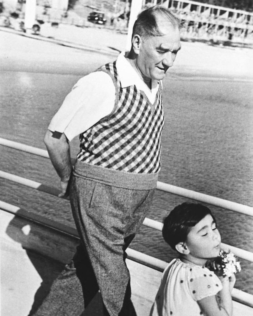 Ünlülerden duygulandıran 23 Nisan paylaşımları 20