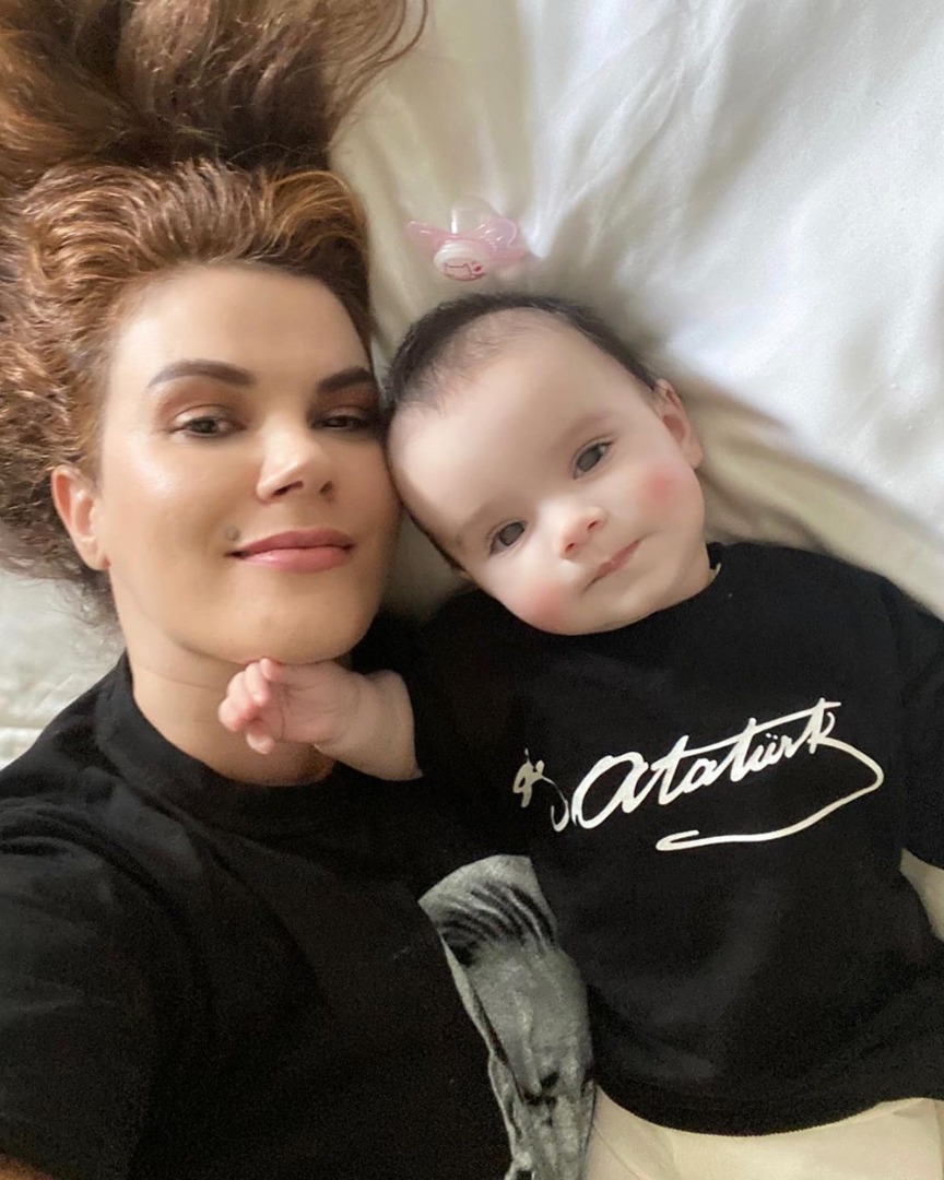 Ünlülerden duygulandıran 23 Nisan paylaşımları 24