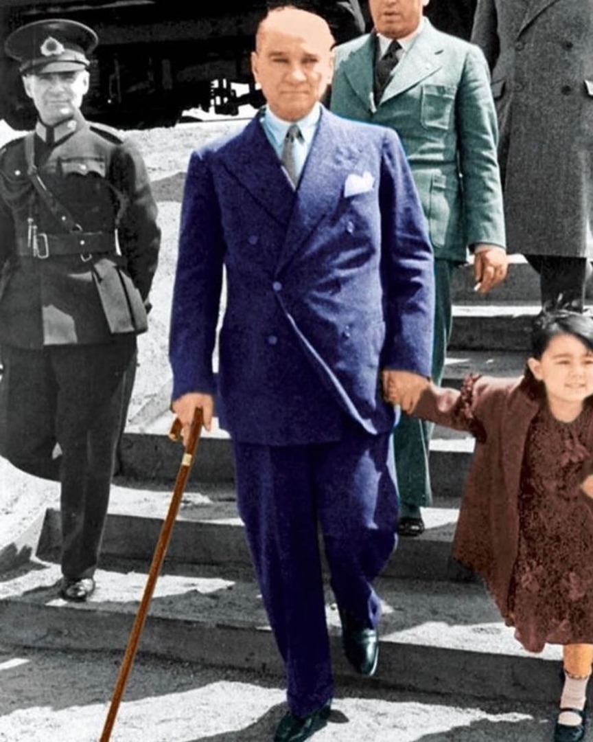 Ünlülerden duygulandıran 23 Nisan paylaşımları 18