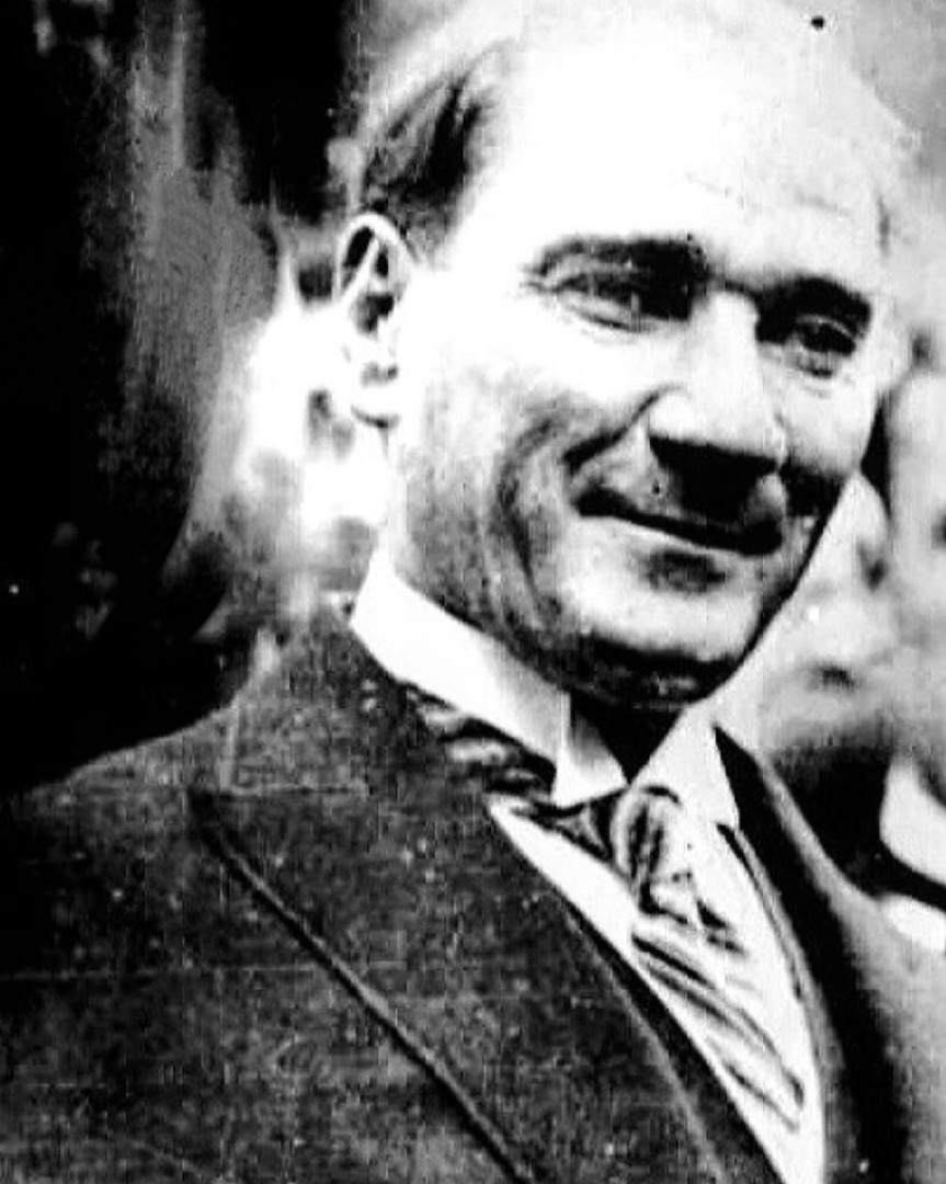 Ünlülerden duygulandıran 23 Nisan paylaşımları 17