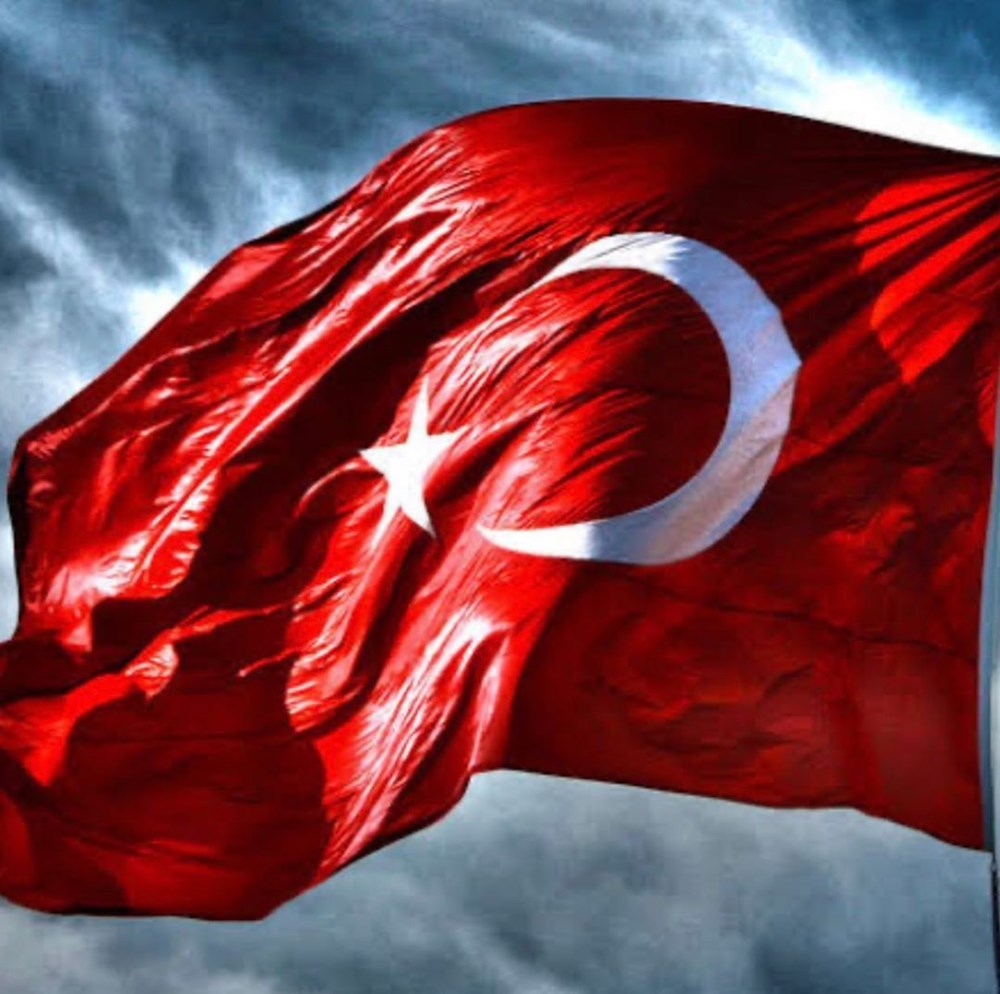 Ünlülerden duygulandıran 23 Nisan paylaşımları 4