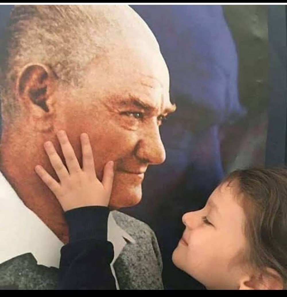 Ünlülerden duygulandıran 23 Nisan paylaşımları 1