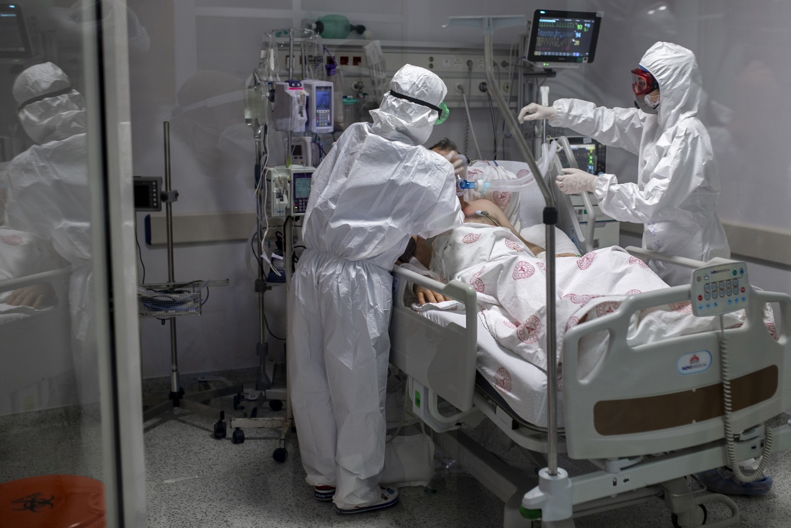 5 asırlık ''Haseki Darüşşifası''nın koronavirüsle mücadelesinden çarpıcı görüntüler 3