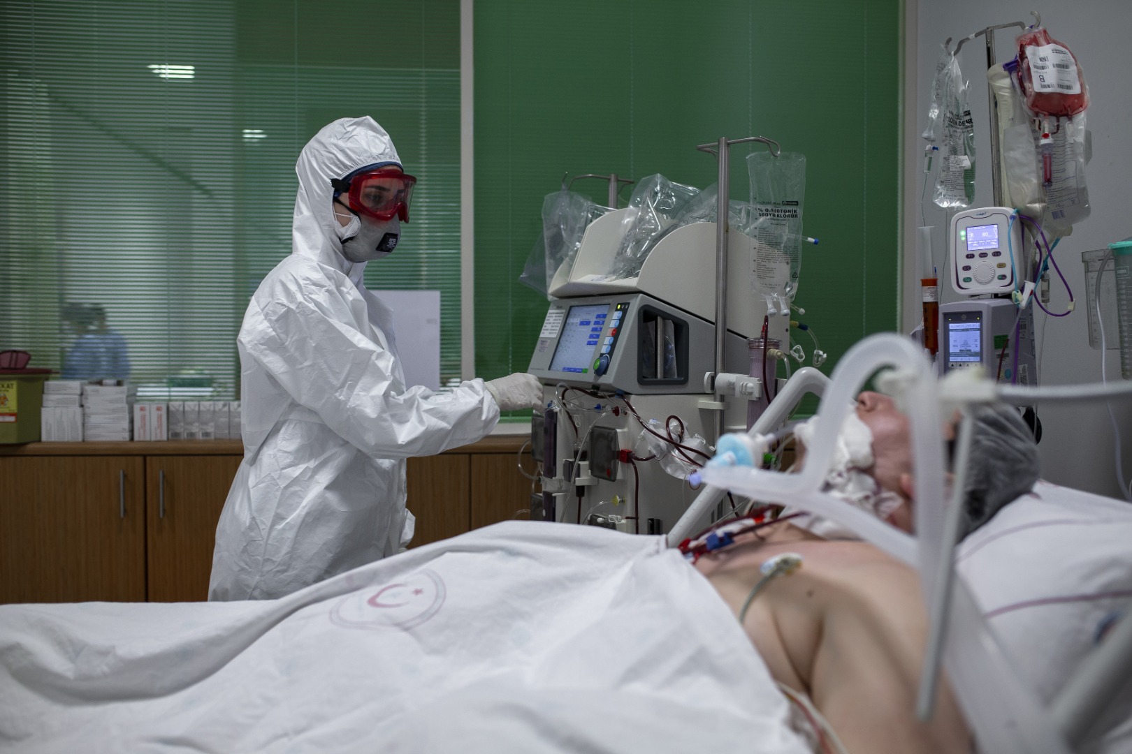 5 asırlık ''Haseki Darüşşifası''nın koronavirüsle mücadelesinden çarpıcı görüntüler 16