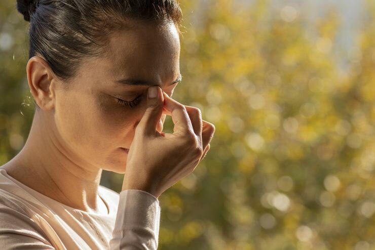 Ağrı kesici kullanmadan baş ağrısını hafifletmenin 7 yolu 2