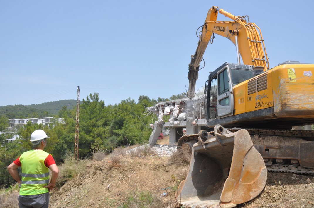 Muğla'da kaçak imara neşter! Bin 584 yapı yıkılacak 4