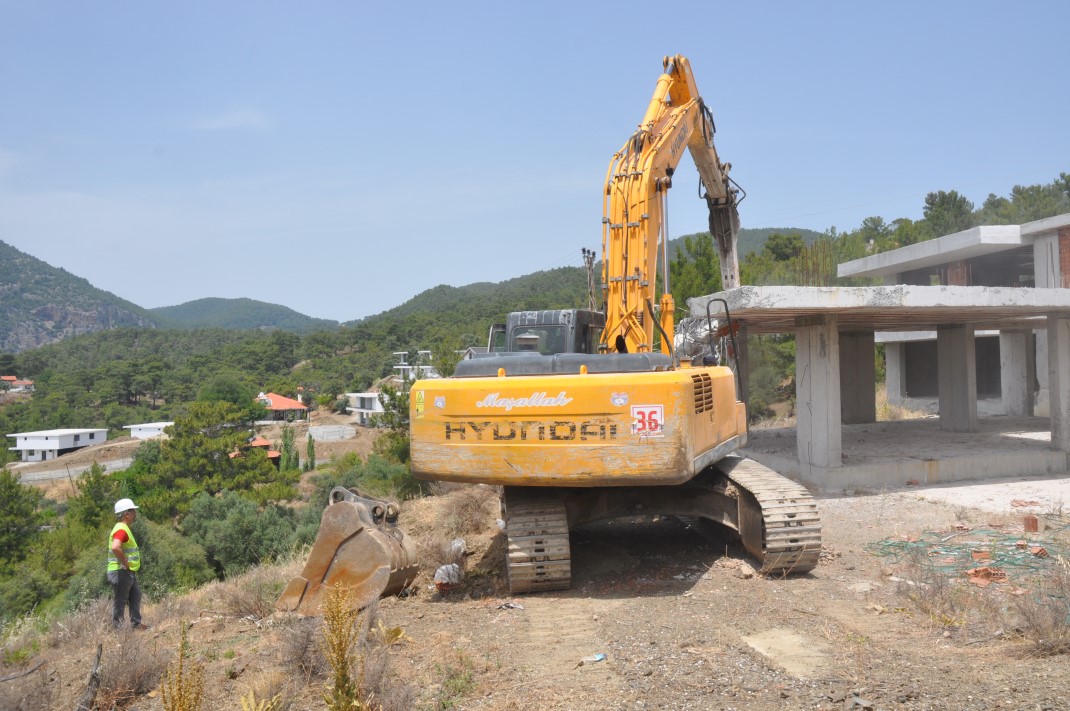 Muğla'da kaçak imara neşter! Bin 584 yapı yıkılacak 5