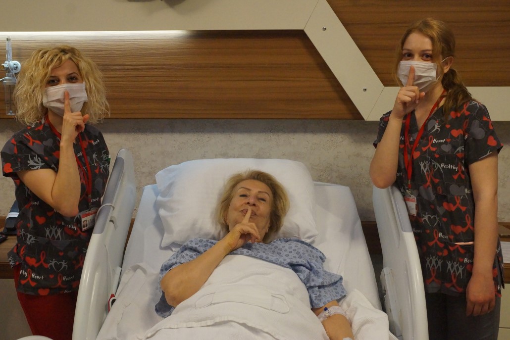 Bu kez hasta yatağından 'sus'turdu 1