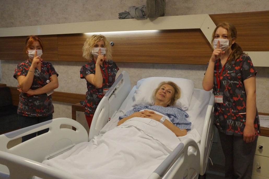 Bu kez hasta yatağından 'sus'turdu 8