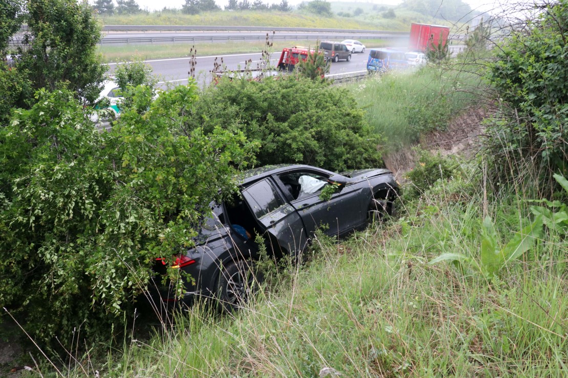 Bolu'da korku dolu anlar... Kanala uçan cipten kurtuldular 4