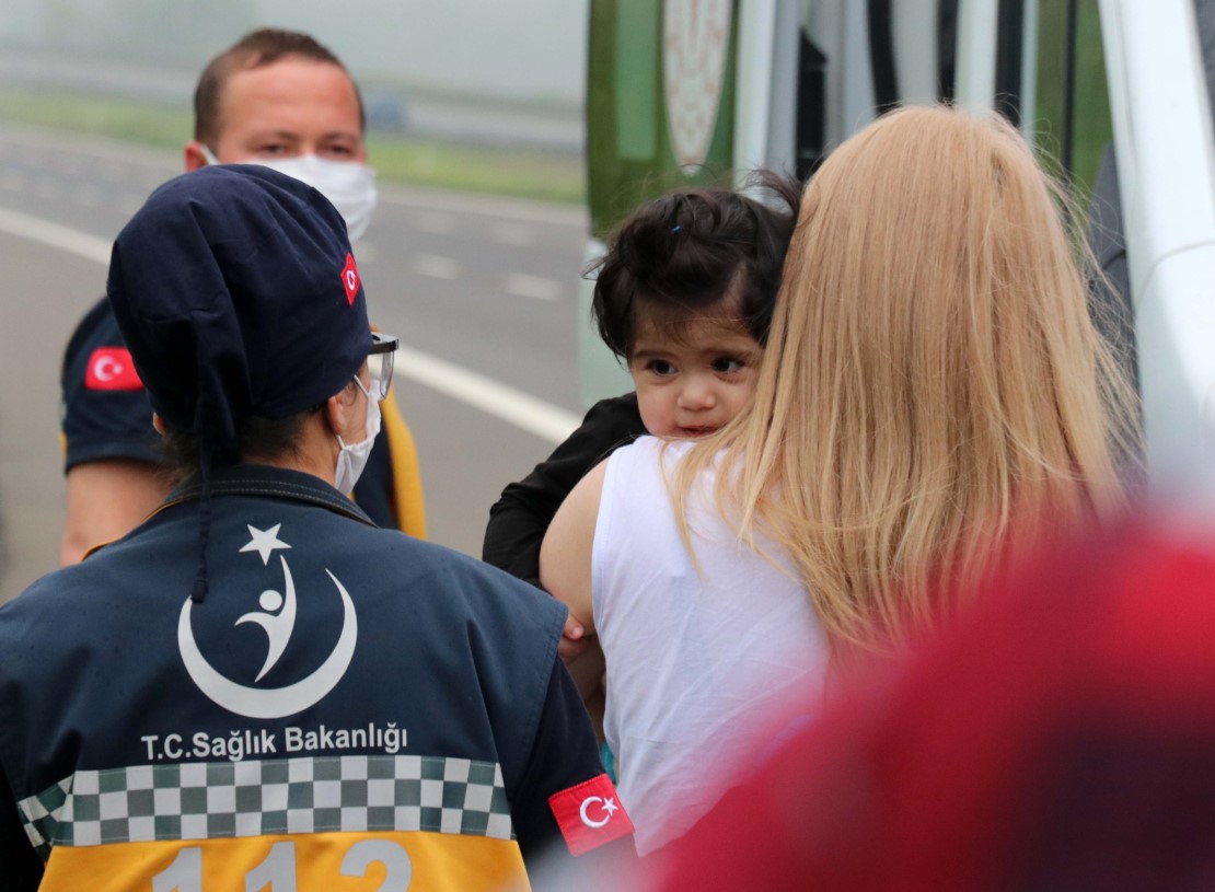 Bolu'da korku dolu anlar... Kanala uçan cipten kurtuldular 12