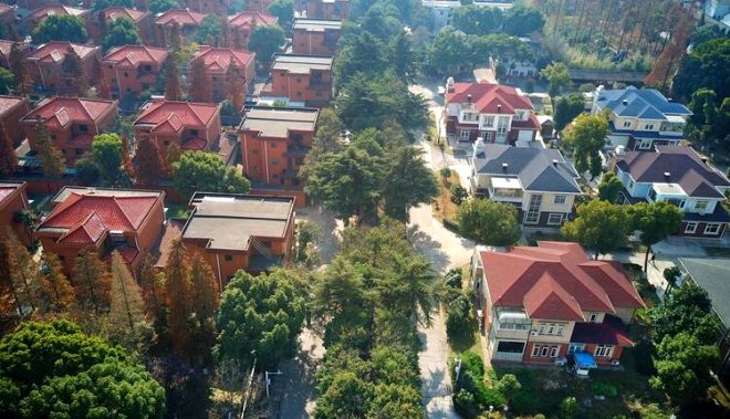 Çin'de muhtarın zengin ettiği köyde herkese villa! Ama tek bir şartı var 8