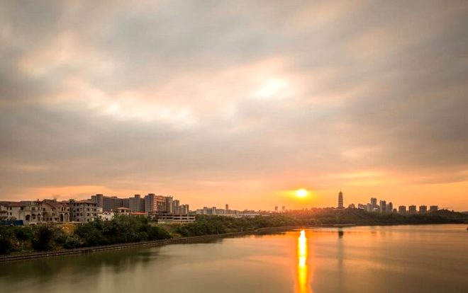 Çin'de muhtarın zengin ettiği köyde herkese villa! Ama tek bir şartı var 9