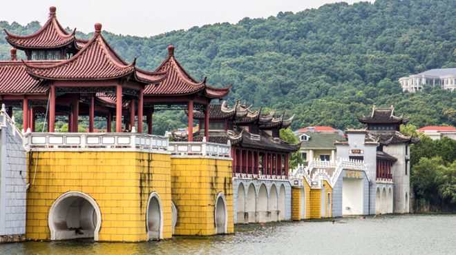 Çin'de muhtarın zengin ettiği köyde herkese villa! Ama tek bir şartı var 10