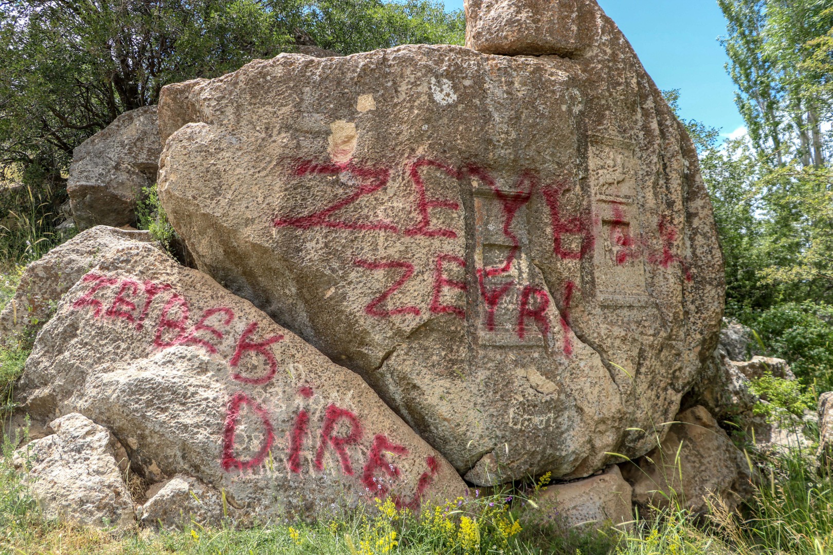 Tarihe kazma! Defineciler 2 bin yıllık eserleri parçaladı 8
