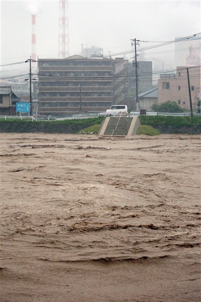 Japonya'yı şiddetli yağış vurdu! Binlerce ev su altında, 13 kişi kayıp 2