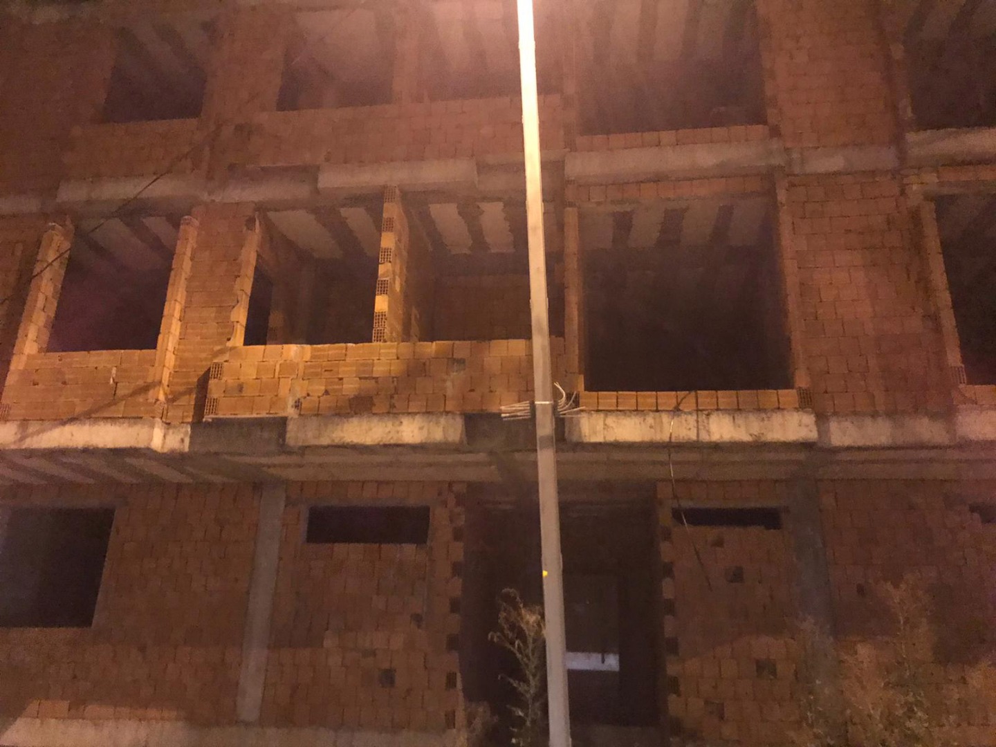 Asılsız ihbar sokağa döktü, mahalleli sosyal mesafeyi unuttu 8