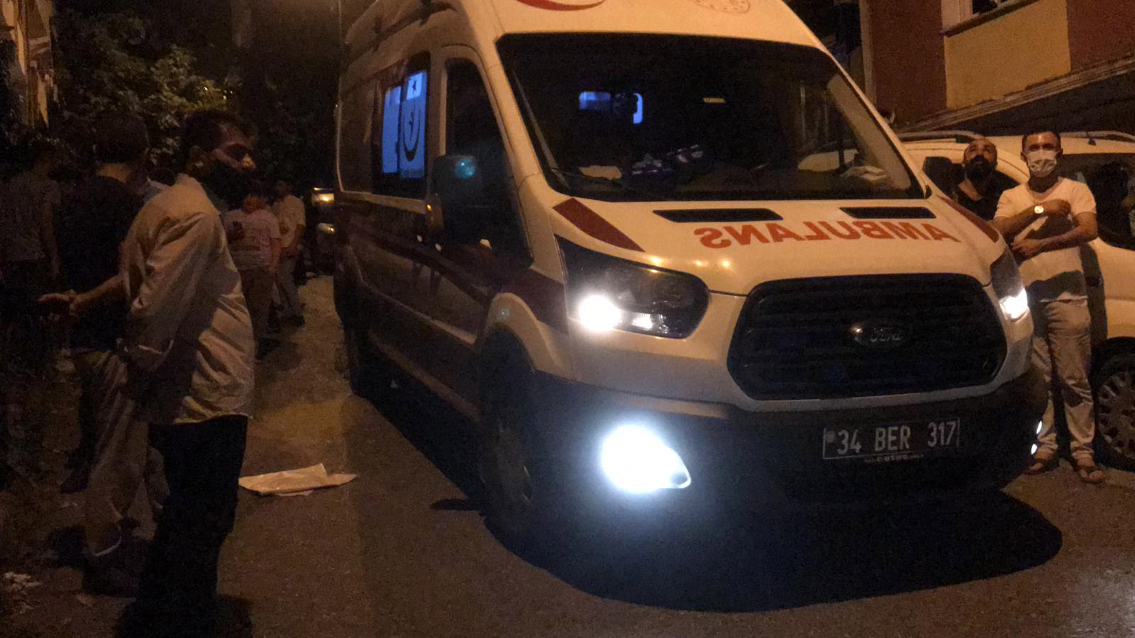 Asılsız ihbar sokağa döktü, mahalleli sosyal mesafeyi unuttu 7