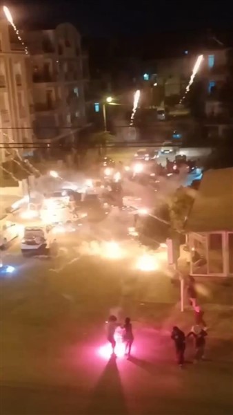 Düğün konvoyunda faciaya ramak kala! Havai fişek kutusu böyle alev aldı 2