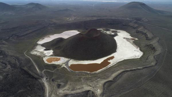 Dünyanın nazar boncuğu Meke Gölü tamamen kurudu 2