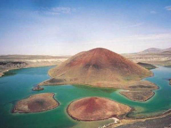 Dünyanın nazar boncuğu Meke Gölü tamamen kurudu 1