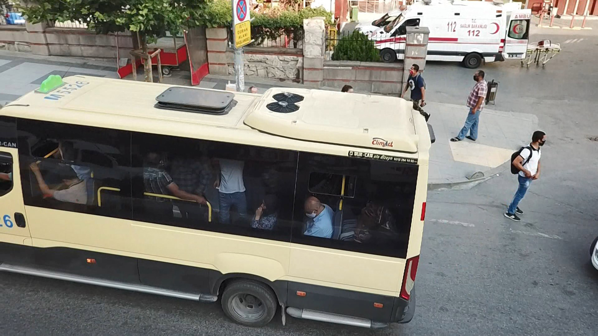 Minibüsçüler bildiğini okuyor! İstanbul'da yine aynı manzara 10