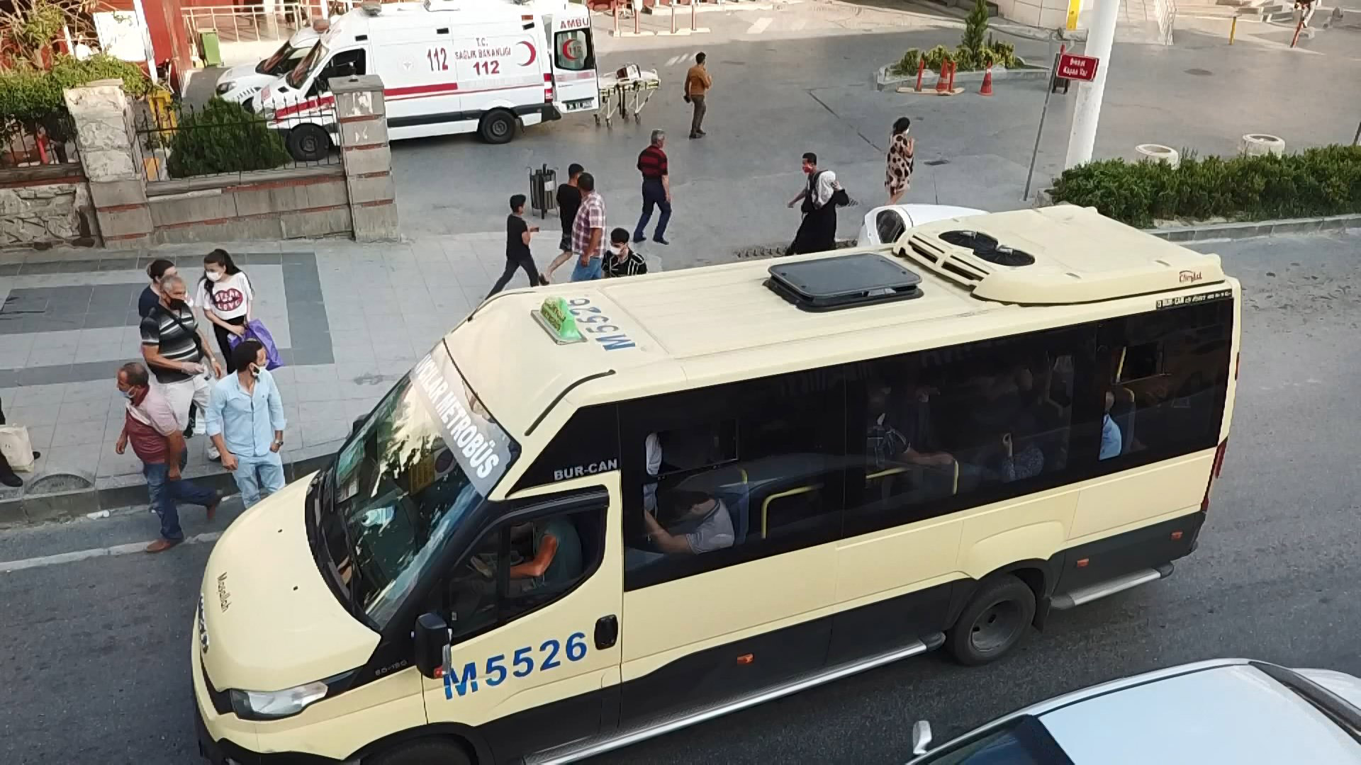 Minibüsçüler bildiğini okuyor! İstanbul'da yine aynı manzara 3