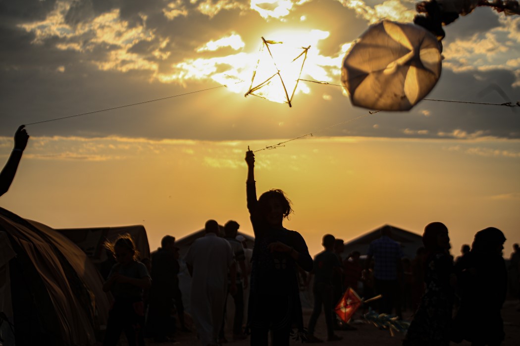 Savaşın gölgesinde çocuk neşesi... Hayallerini uçurdular! 19
