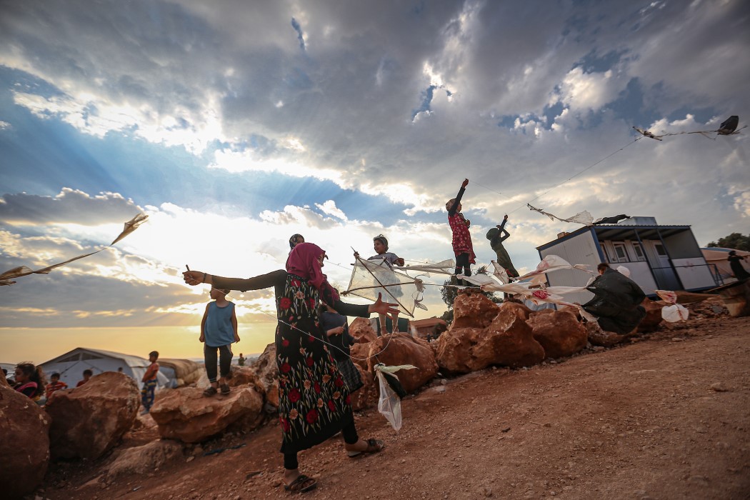 Savaşın gölgesinde çocuk neşesi... Hayallerini uçurdular! 25
