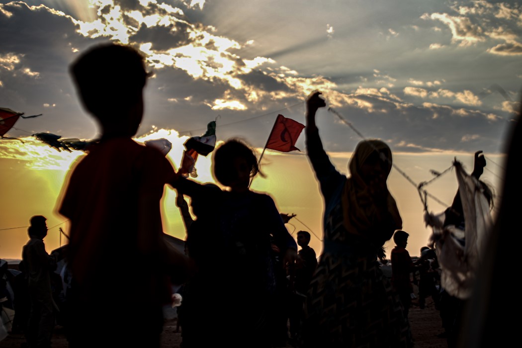 Savaşın gölgesinde çocuk neşesi... Hayallerini uçurdular! 17